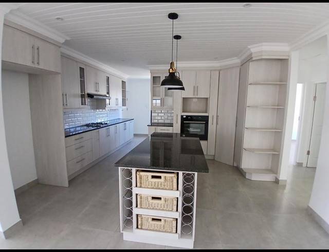 3 BEDROOM HOUSE FOR SALE IN STILBAAI-WES